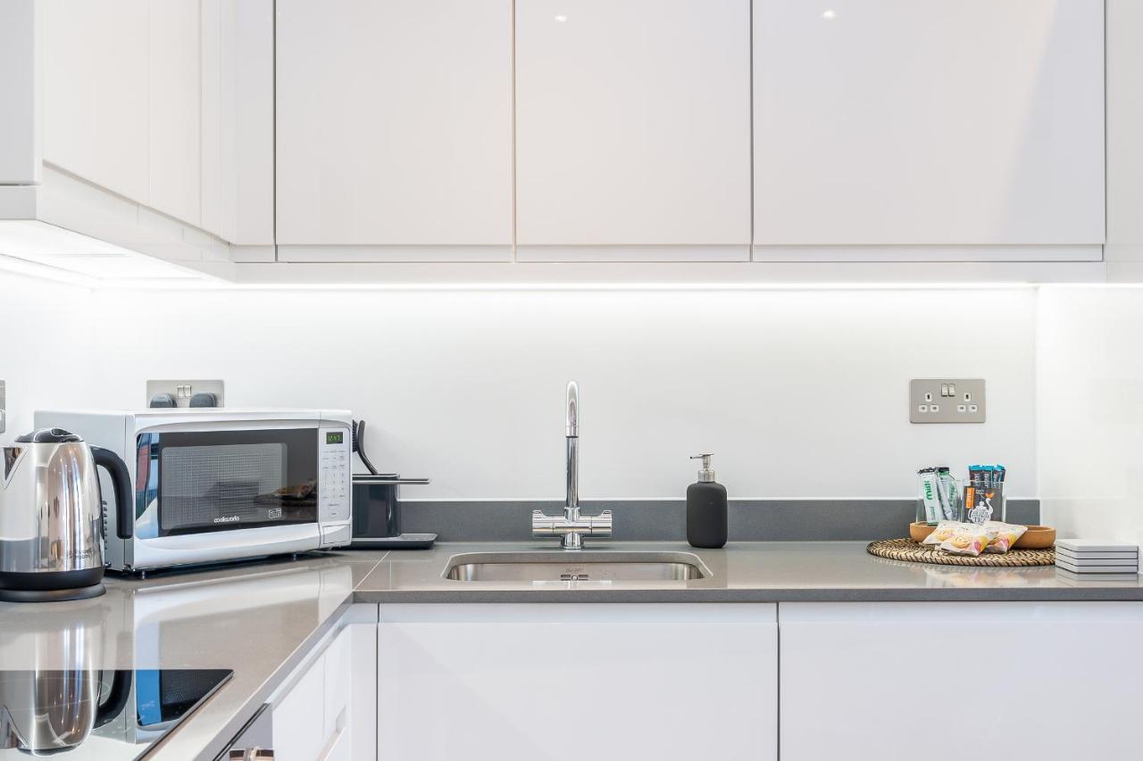 St Albans 2 Bed Luxury City Apartment, 5 Mins Walk To Train & Allocated Parking Exterior photo