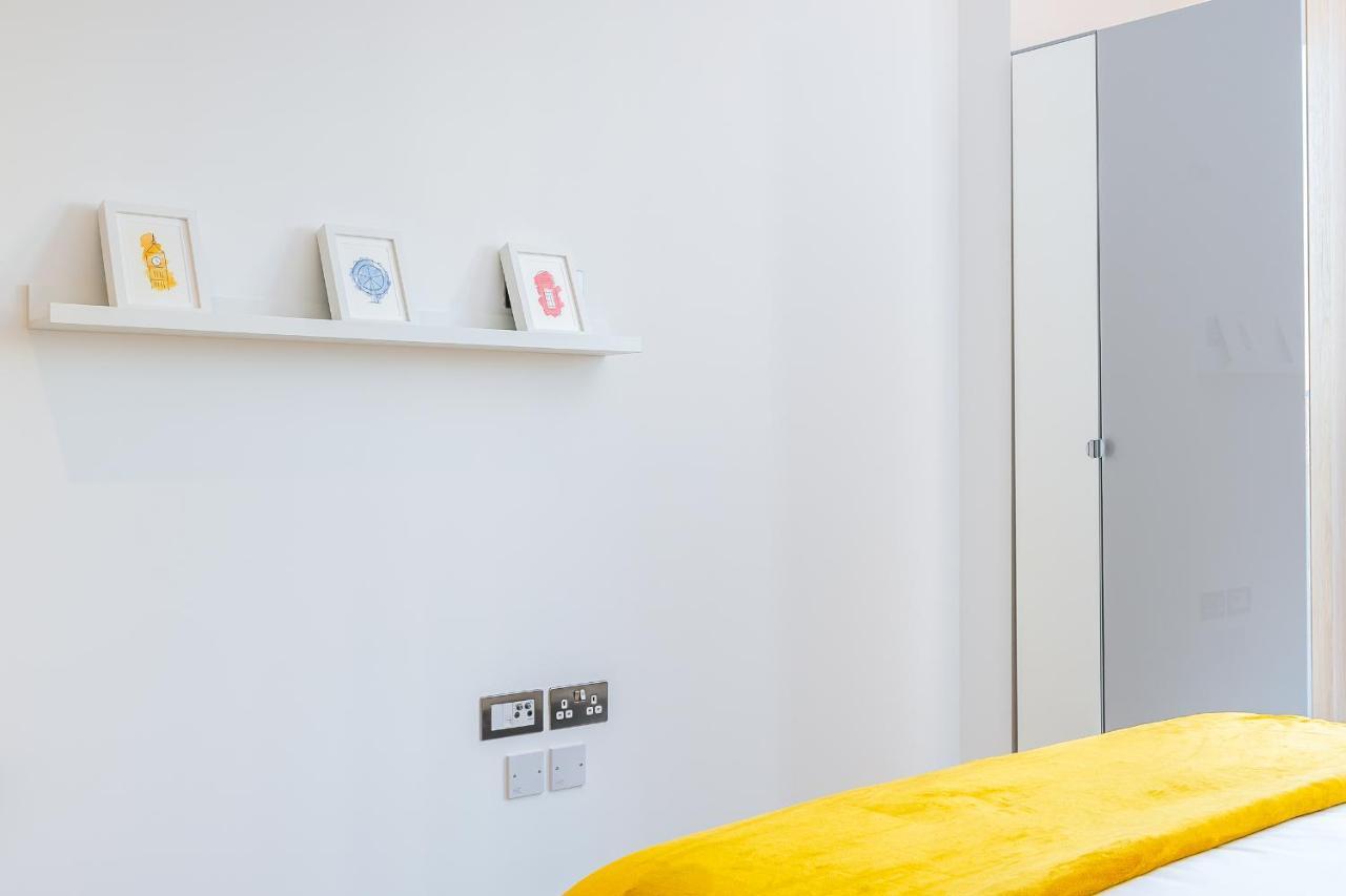 St Albans 2 Bed Luxury City Apartment, 5 Mins Walk To Train & Allocated Parking Exterior photo